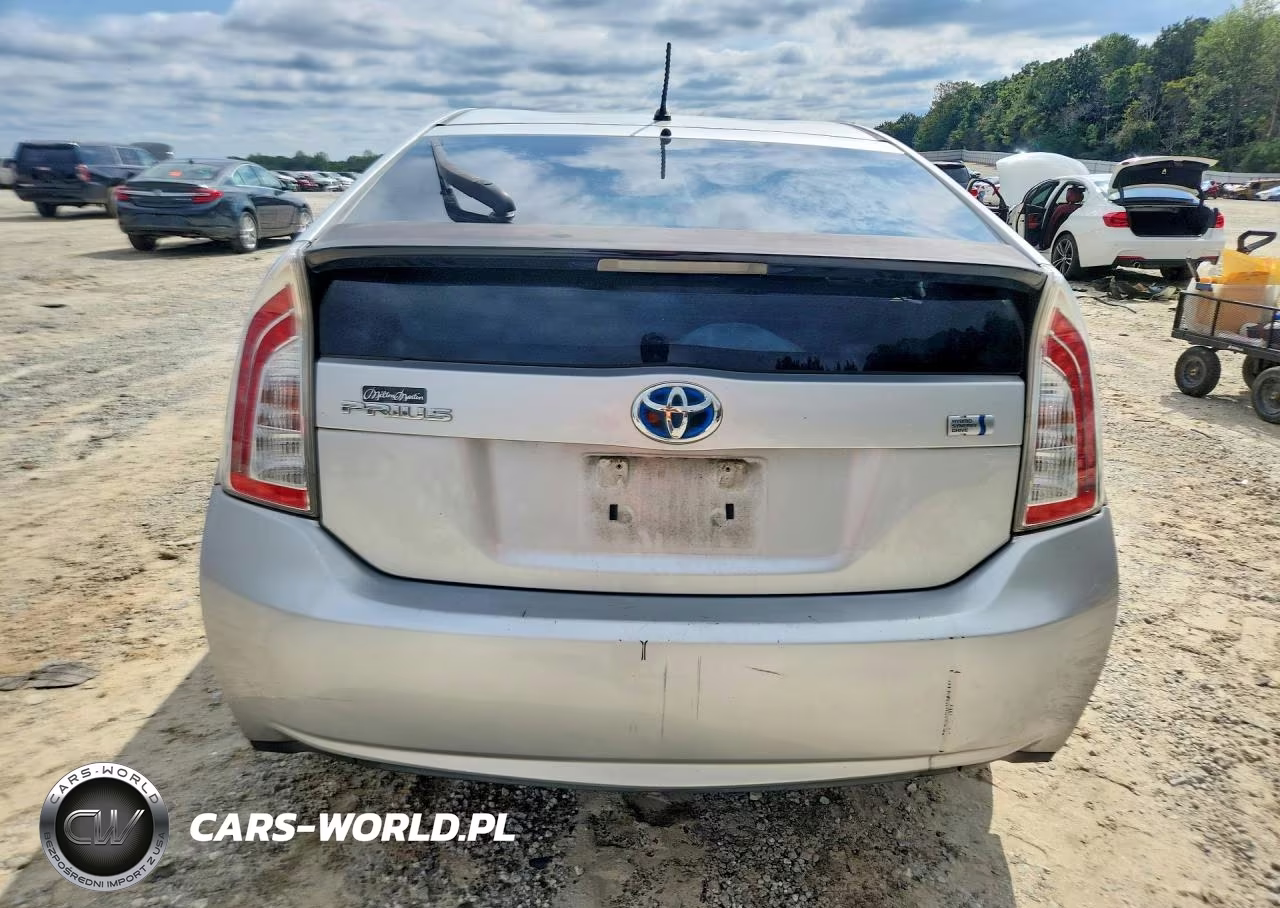 2013 Toyota Prius Two VIN:JTDKN3DU7D5640806 - 6