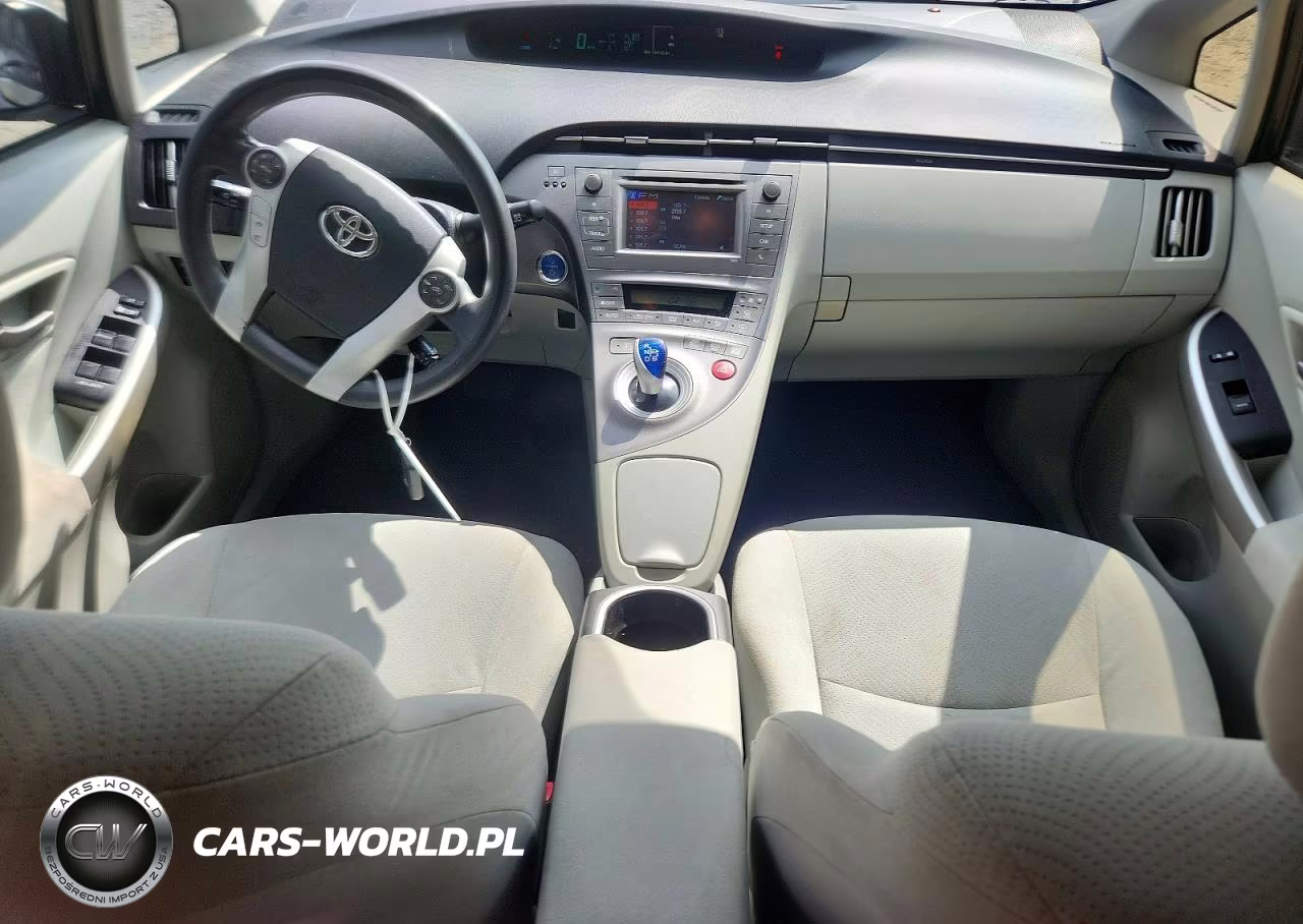 2013 Toyota Prius Two VIN:JTDKN3DU7D5640806 - 8