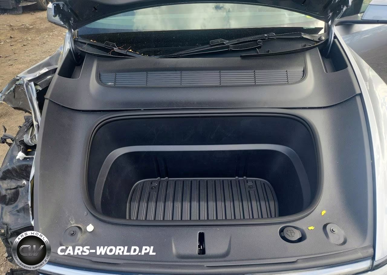 2026 Tesla Model Y VIN:7SAYGDED9TA714314 - 11