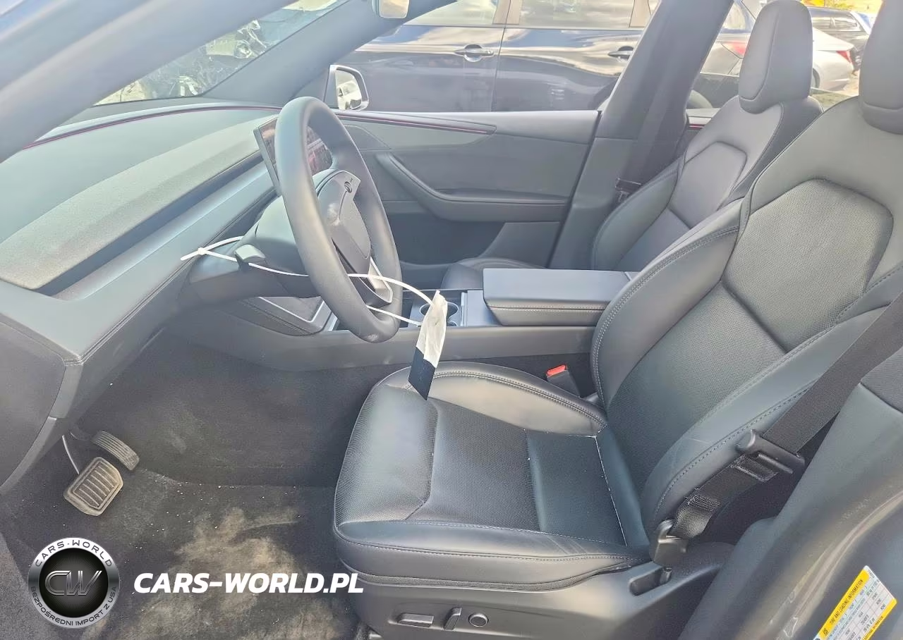 2026 Tesla Model Y VIN:7SAYGDED9TA714314 - 7