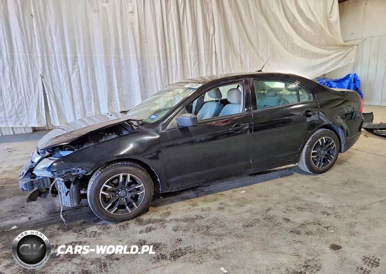 2011 Ford Fusion S VIN:3FAHP0GA6BR121427 - 1