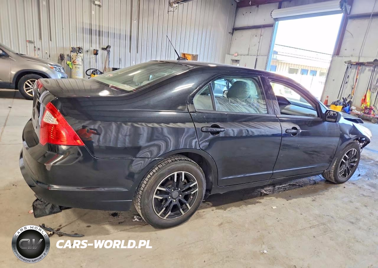 2011 Ford Fusion S VIN:3FAHP0GA6BR121427 - 3