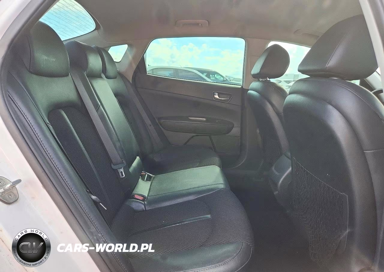 2019 Kia Optima S VIN:5XXGT4L32KG377479 - 10
