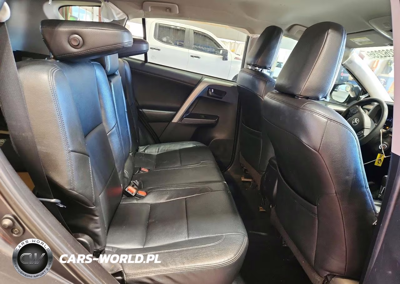 2018 Toyota Rav4 Le VIN:2T3ZFREV3JW513948 - 10