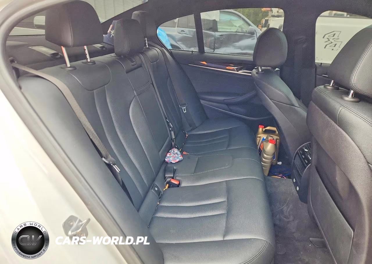 2018 BMW 530Xe VIN:WBAJB1C50JB374431 - 10
