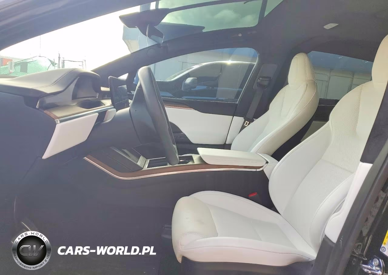 2024 Tesla Model X VIN:7SAXCDE5XRF455327 - 7