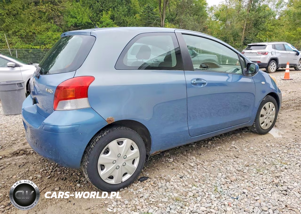 2010 Toyota Yaris Base VIN:JTDJT4K38A5286775 - 3