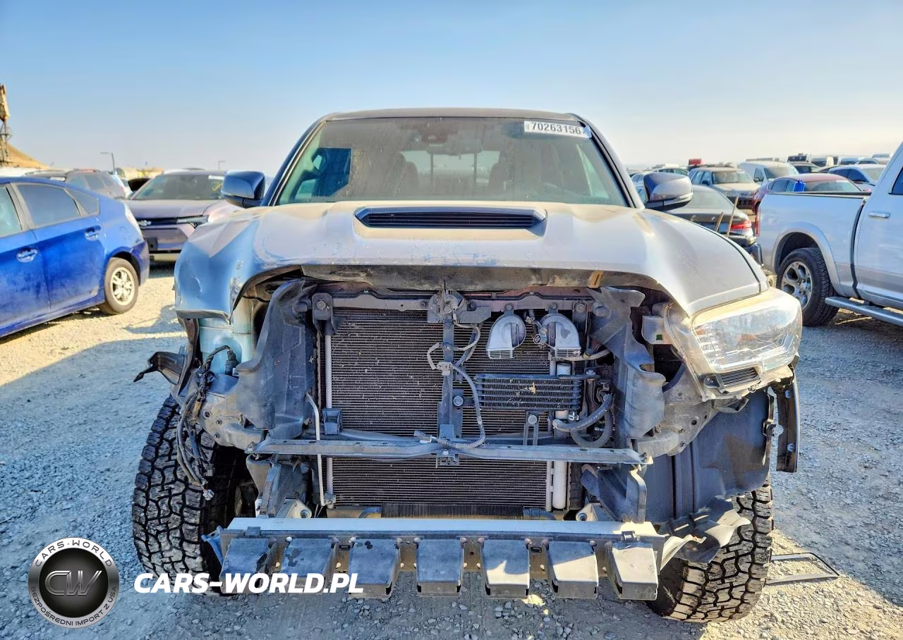 2018 Toyota Tacoma Trd Sport VIN:3TMAZ5CNXJM056069 - 5