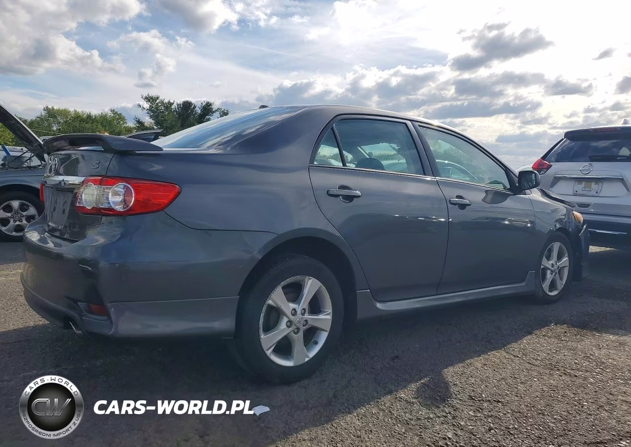2011 Toyota Corolla S VIN:2T1BU4EE3BC580796 - 3