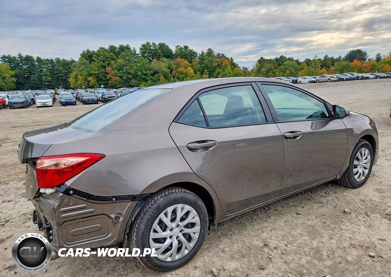 2019 Toyota Corolla Le VIN:2T1BURHE6KC213268 - 3