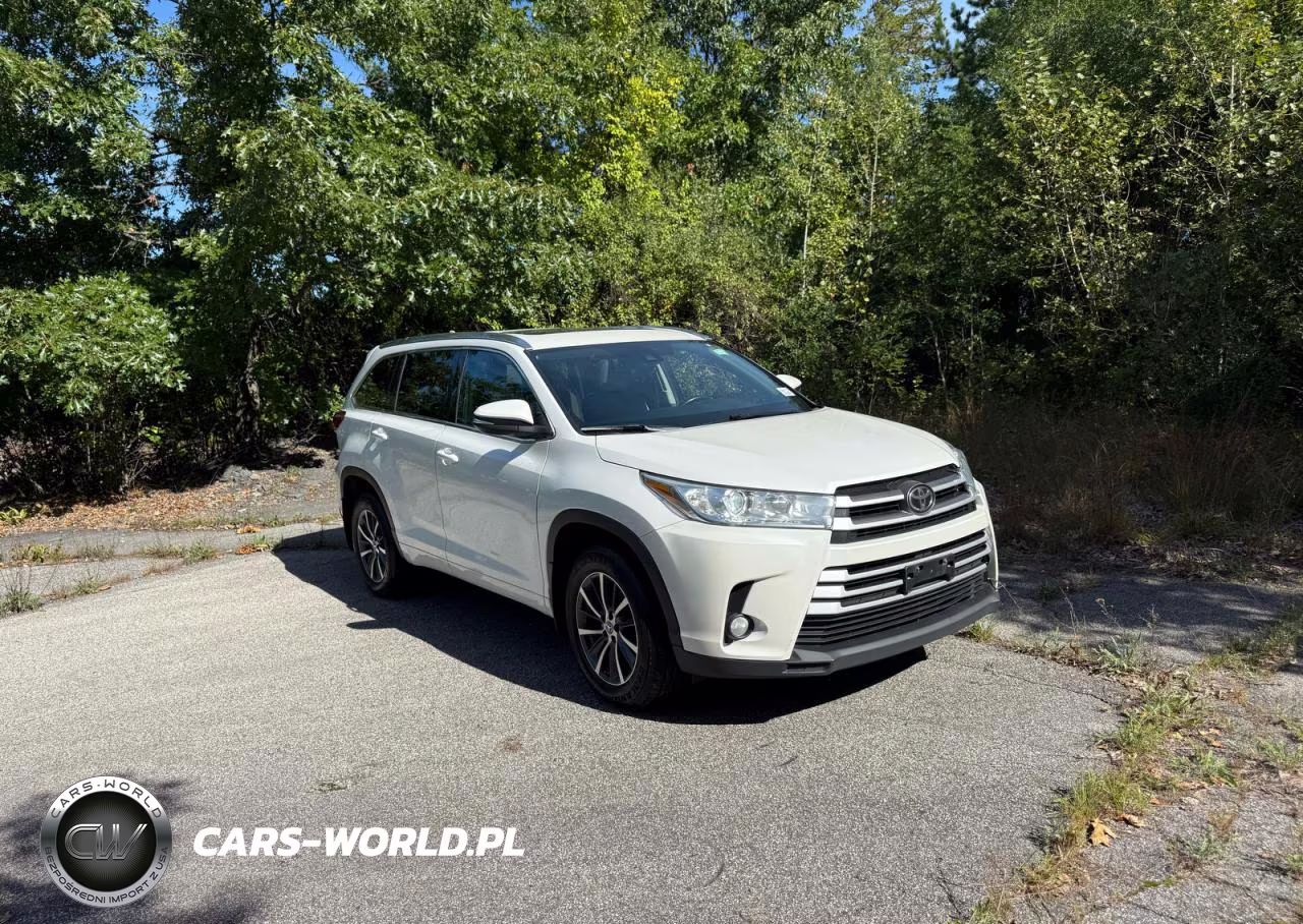 2018 Toyota Highlander Xle VIN:5TDJZRFH4JS824092 - 1