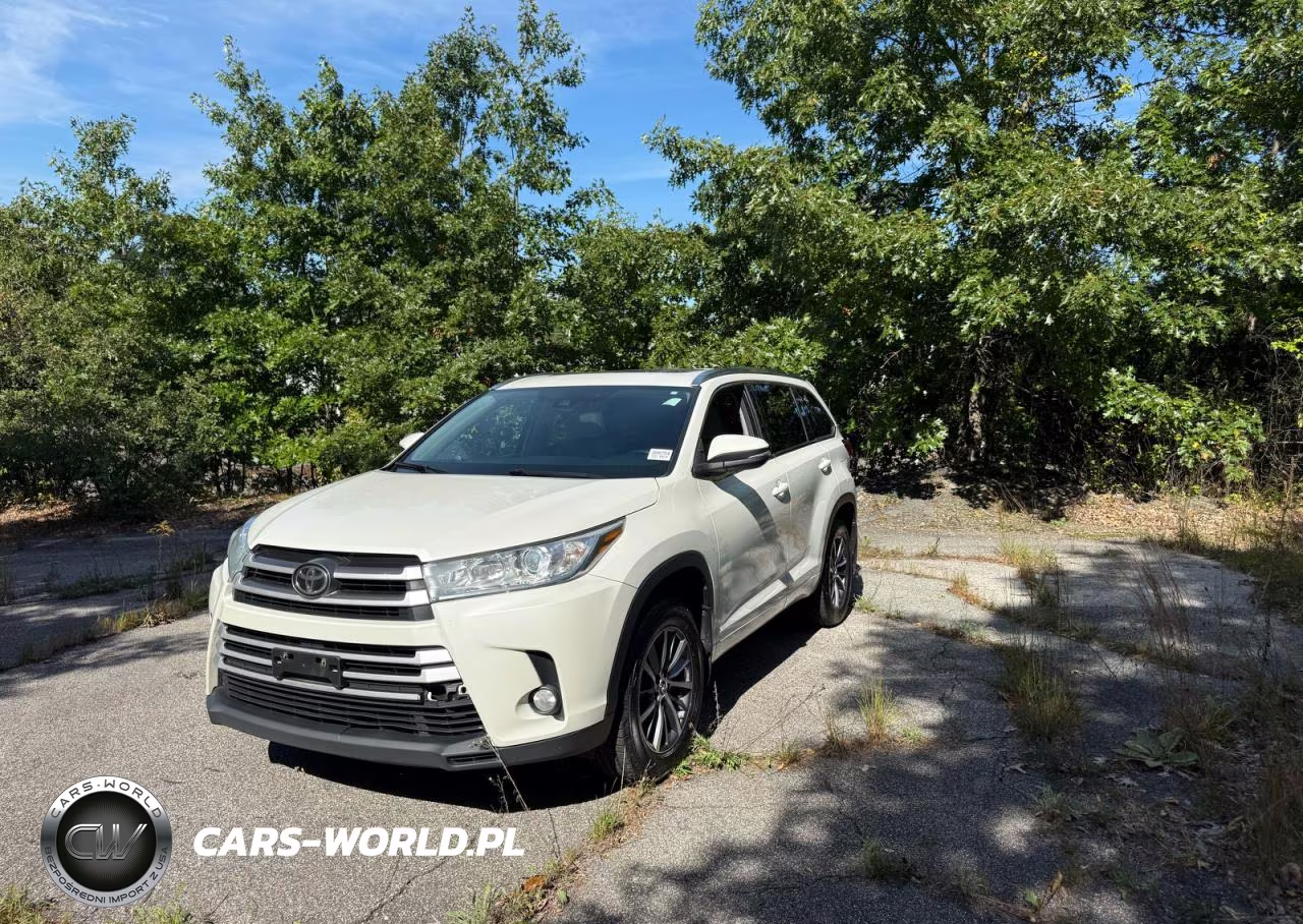 2018 Toyota Highlander Xle VIN:5TDJZRFH4JS824092 - 2