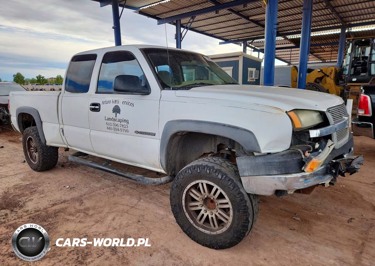 2003 Chevrolet Silverado C2500 Heavy Duty VIN:1GCHC29U53E261191 - 4