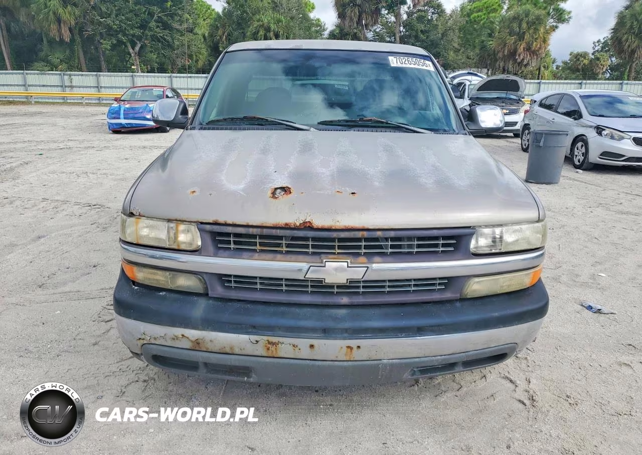 2002 Chevrolet Silverado C1500 VIN:2GCEC19V421144899 - 5