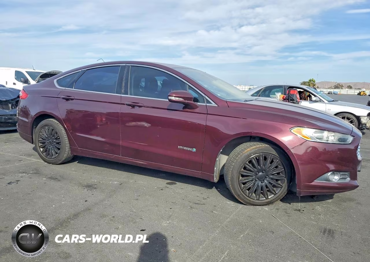 2013 Ford Fusion Se Hybrid VIN:3FA6P0LUXDR257408 - 4