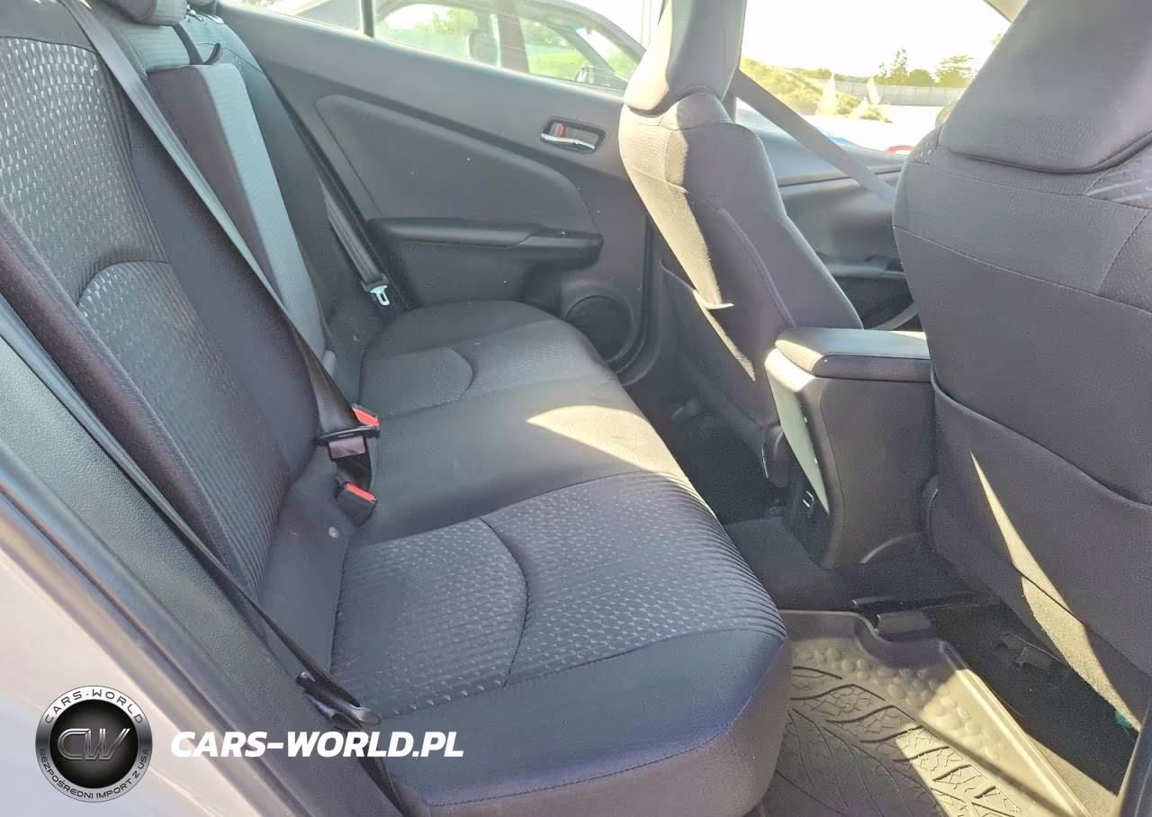 2017 Toyota Prius Three VIN:JTDKARFU6H3042431 - 10