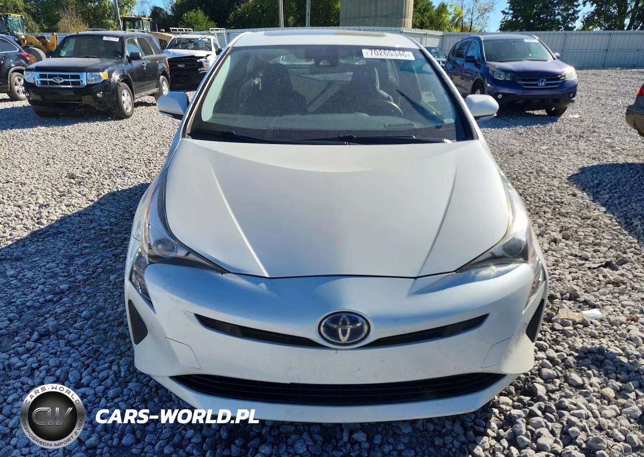 2017 Toyota Prius Three VIN:JTDKARFU6H3042431 - 5