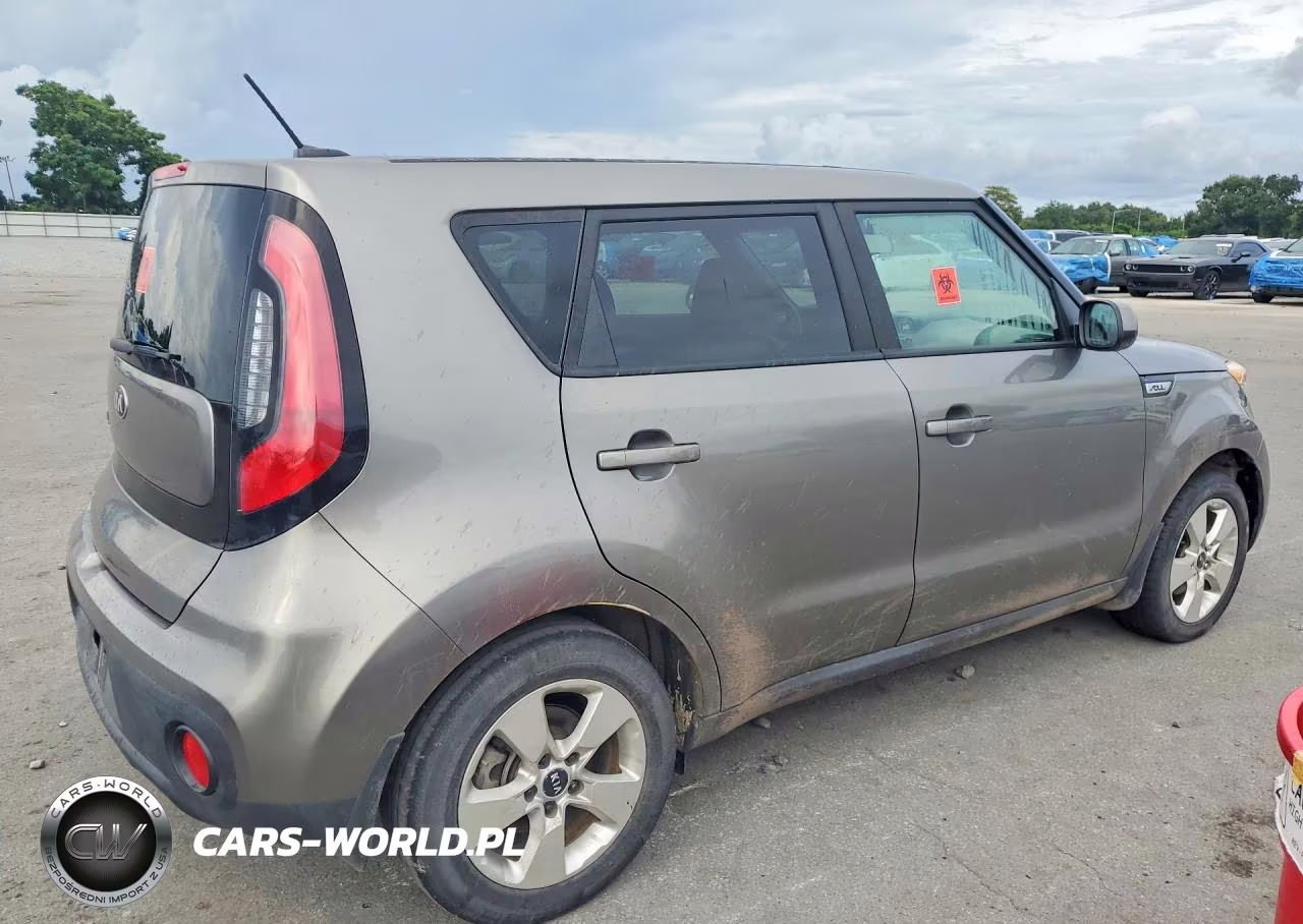 2018 Kia Soul Base VIN:KNDJN2A24J7521989 - 3