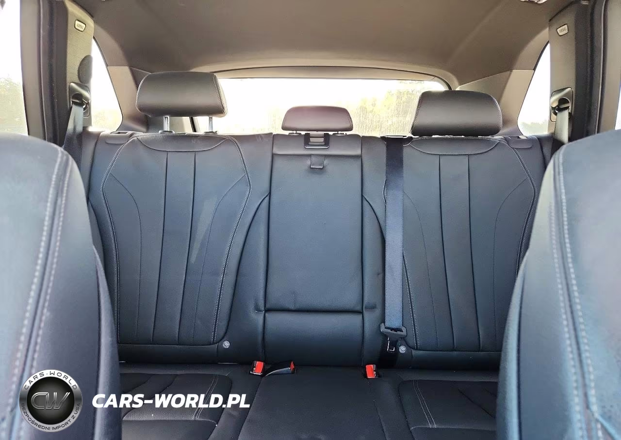 2017 BMW X5 xDrive35I VIN:5UXKR0C36H0X79936 - 10