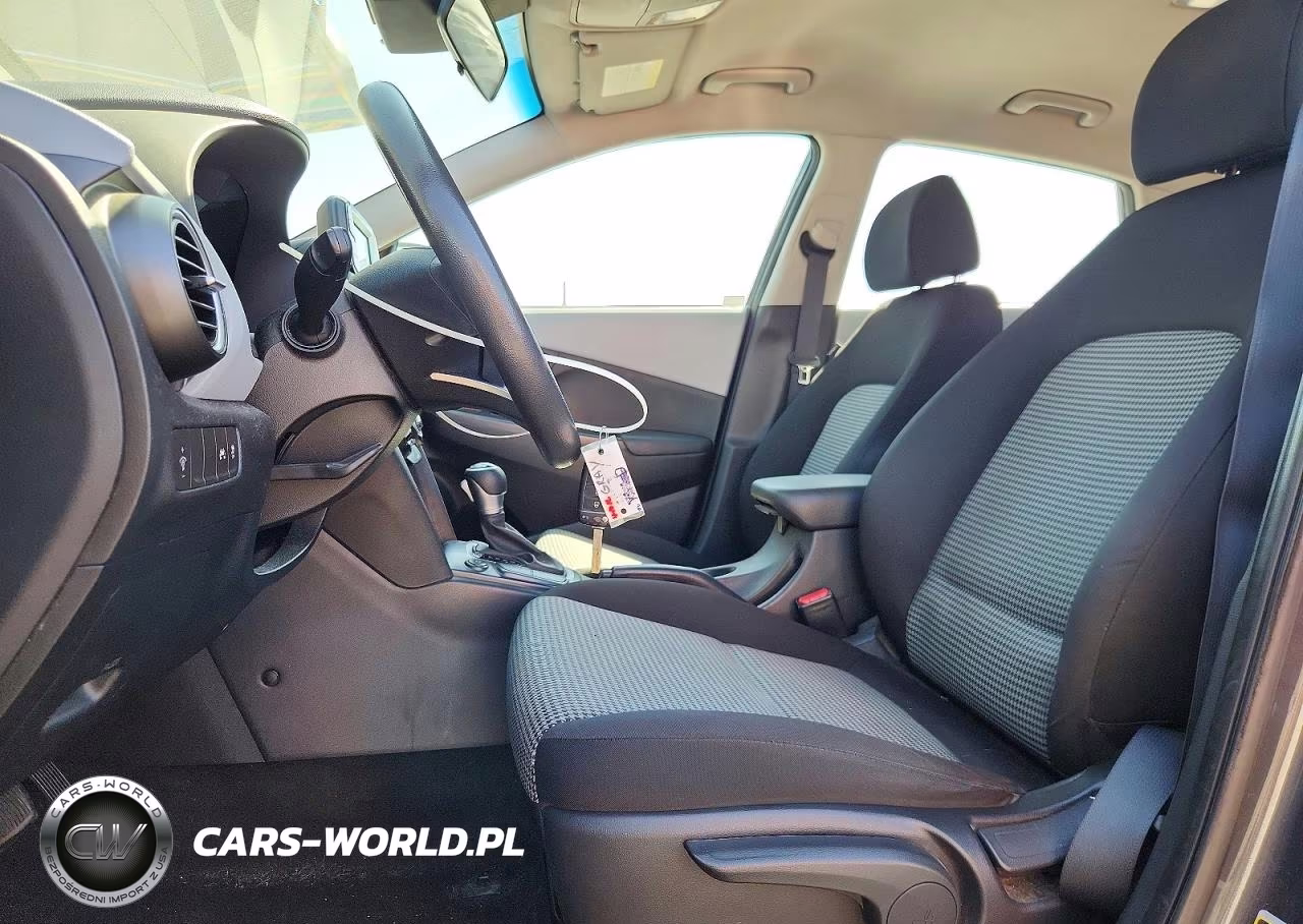 2019 Hyundai Kona Se VIN:KM8K1CAA8KU269384 - 7