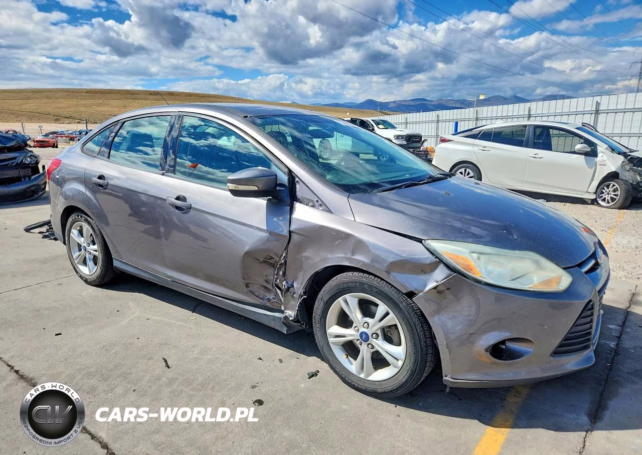 2014 Ford Focus Se VIN:1FADP3F29EL281508 - 4