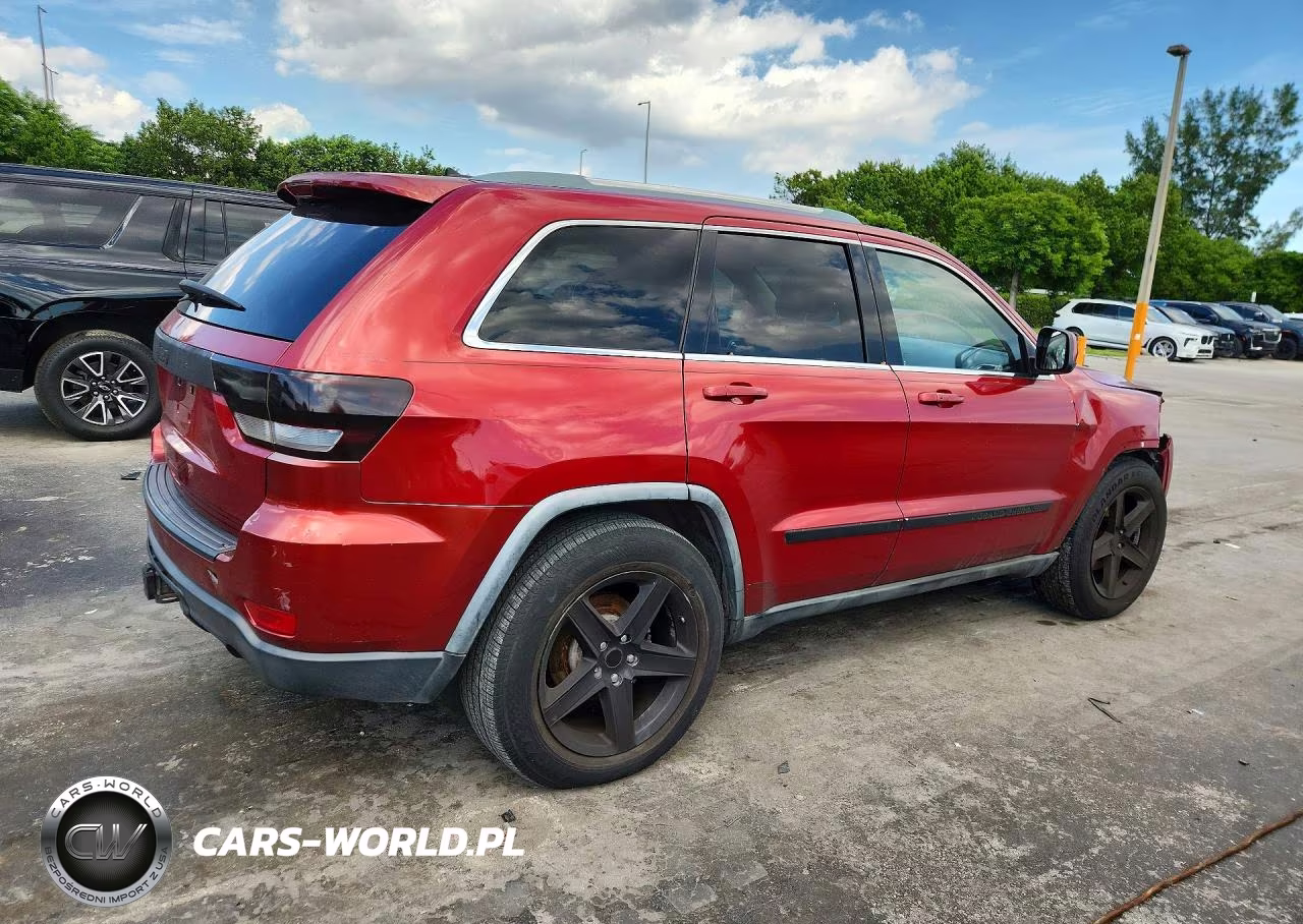 2011 Jeep Grand Cherokee Laredo VIN:1J4RR4GG3BC601163 - 3