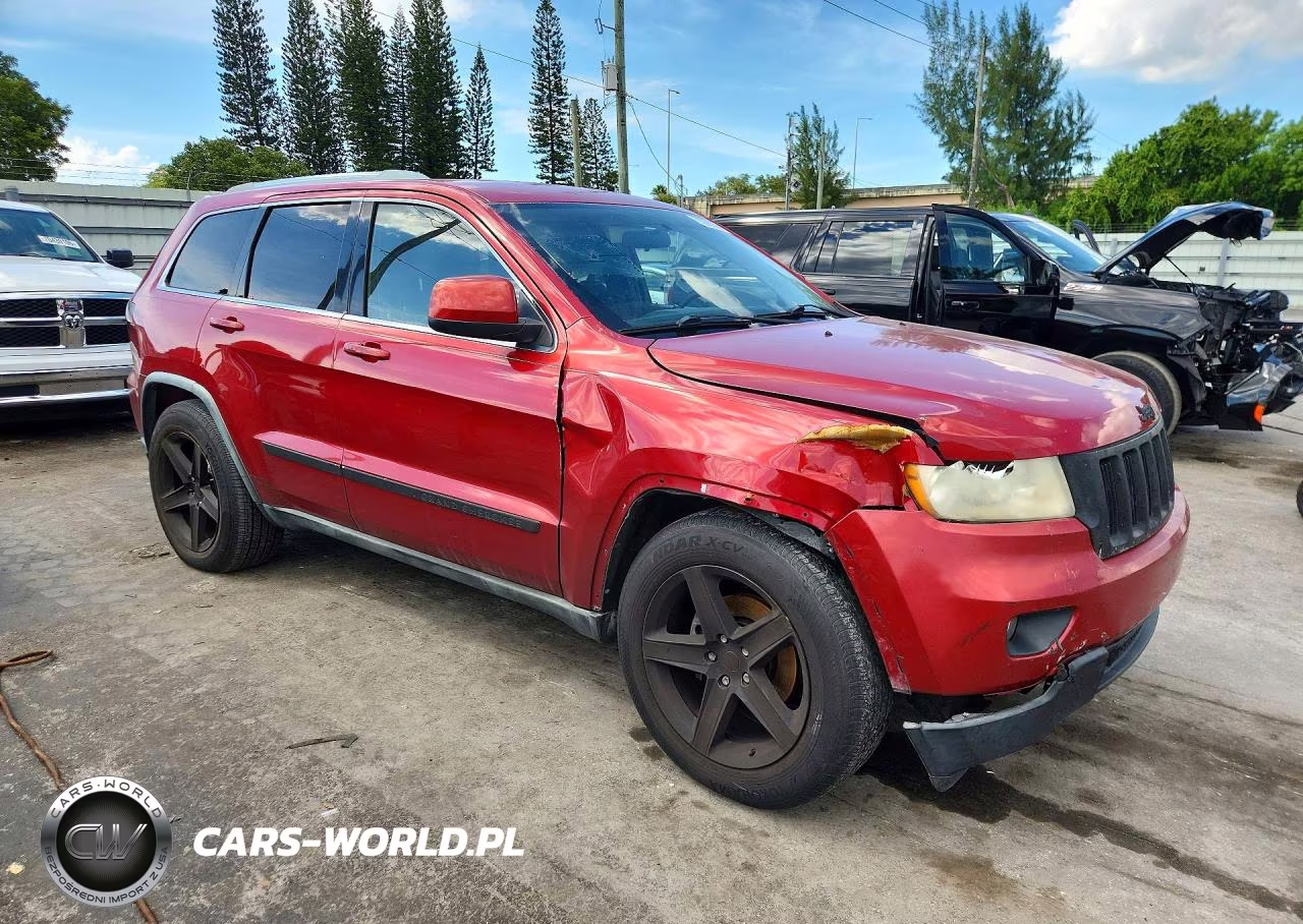 2011 Jeep Grand Cherokee Laredo VIN:1J4RR4GG3BC601163 - 4