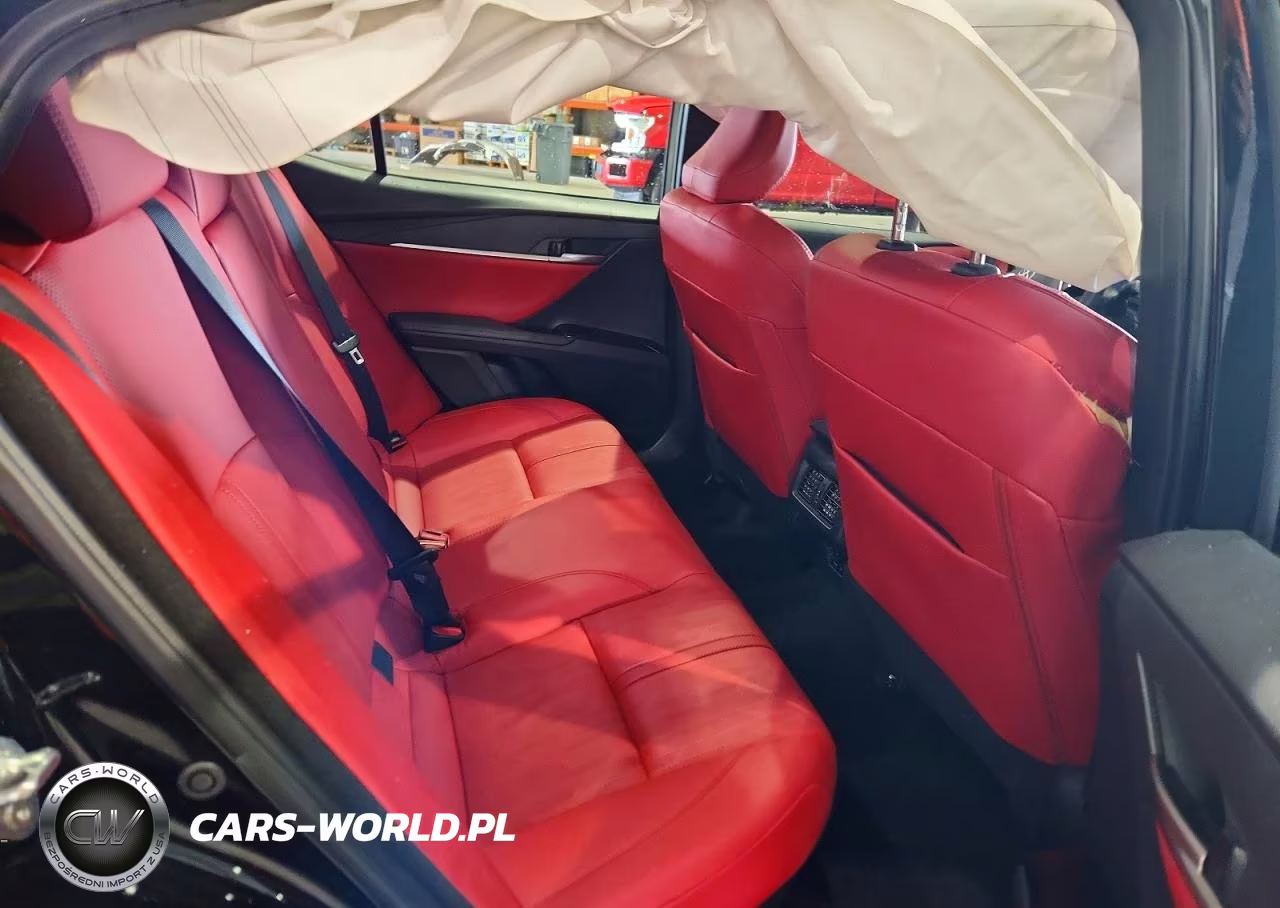 2026 Toyota Camry Xse VIN:4T1DAACKXTU687868 - 10
