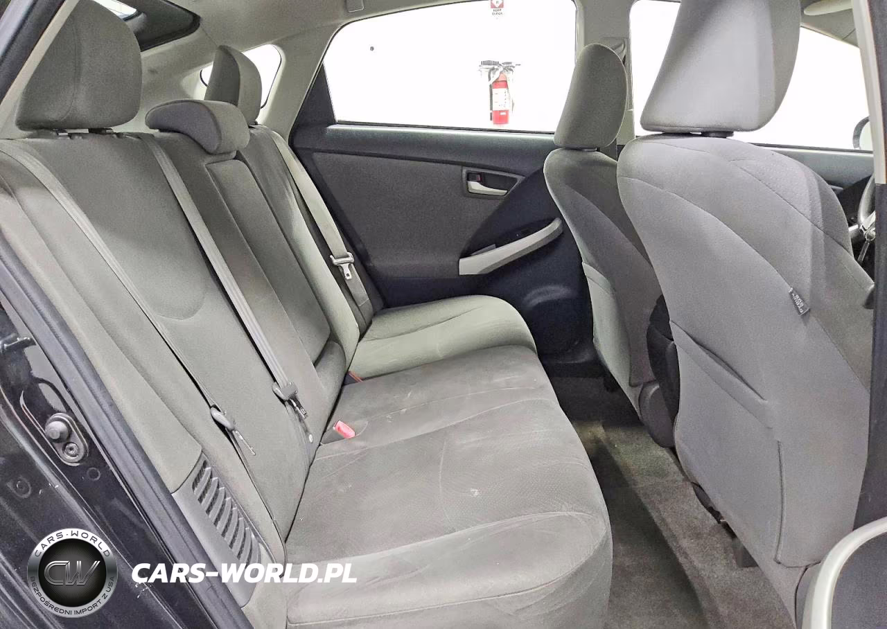 2013 Toyota Prius Two VIN:JTDKN3DU6D5590948 - 10