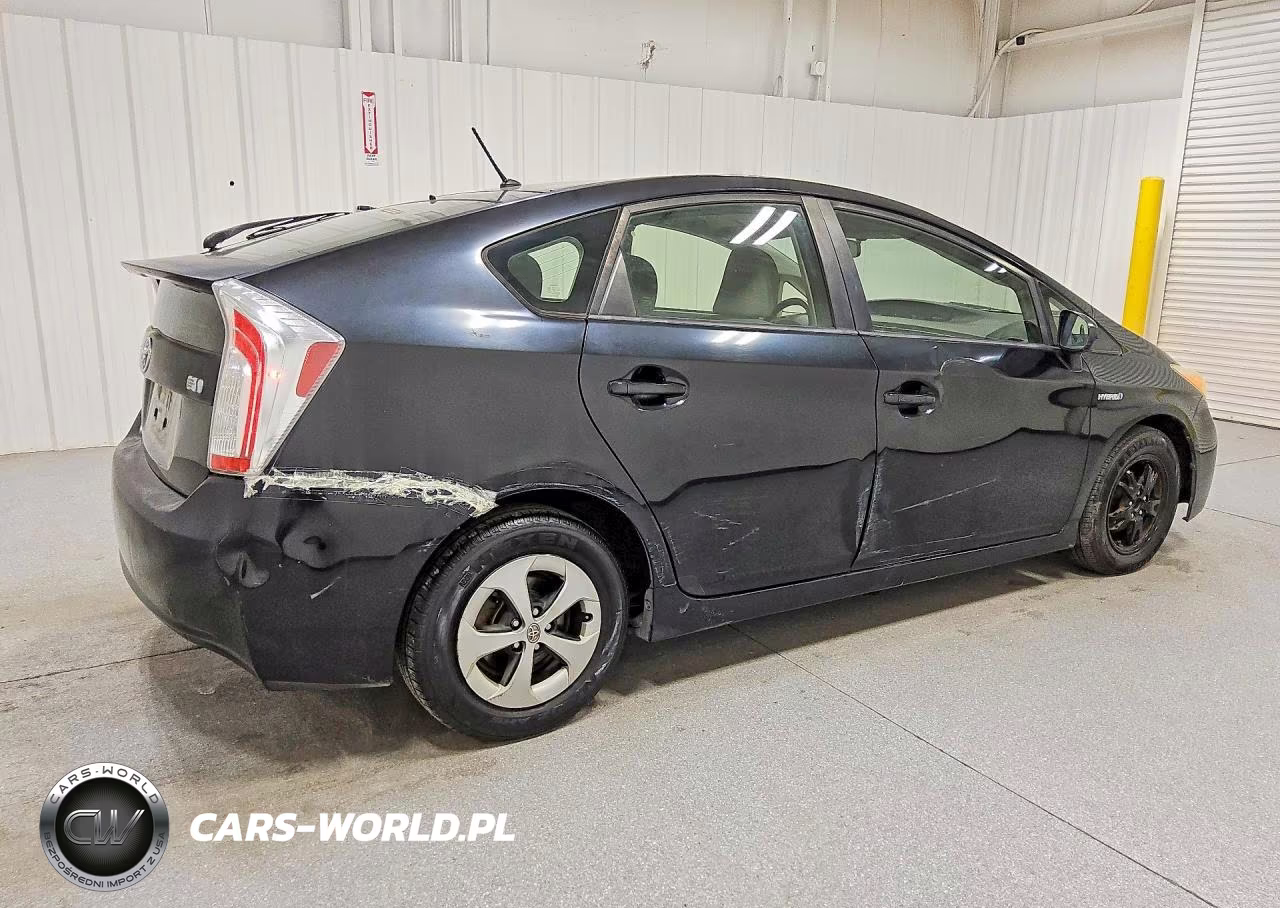 2013 Toyota Prius Two VIN:JTDKN3DU6D5590948 - 3