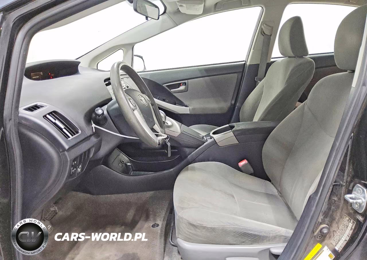 2013 Toyota Prius Two VIN:JTDKN3DU6D5590948 - 7
