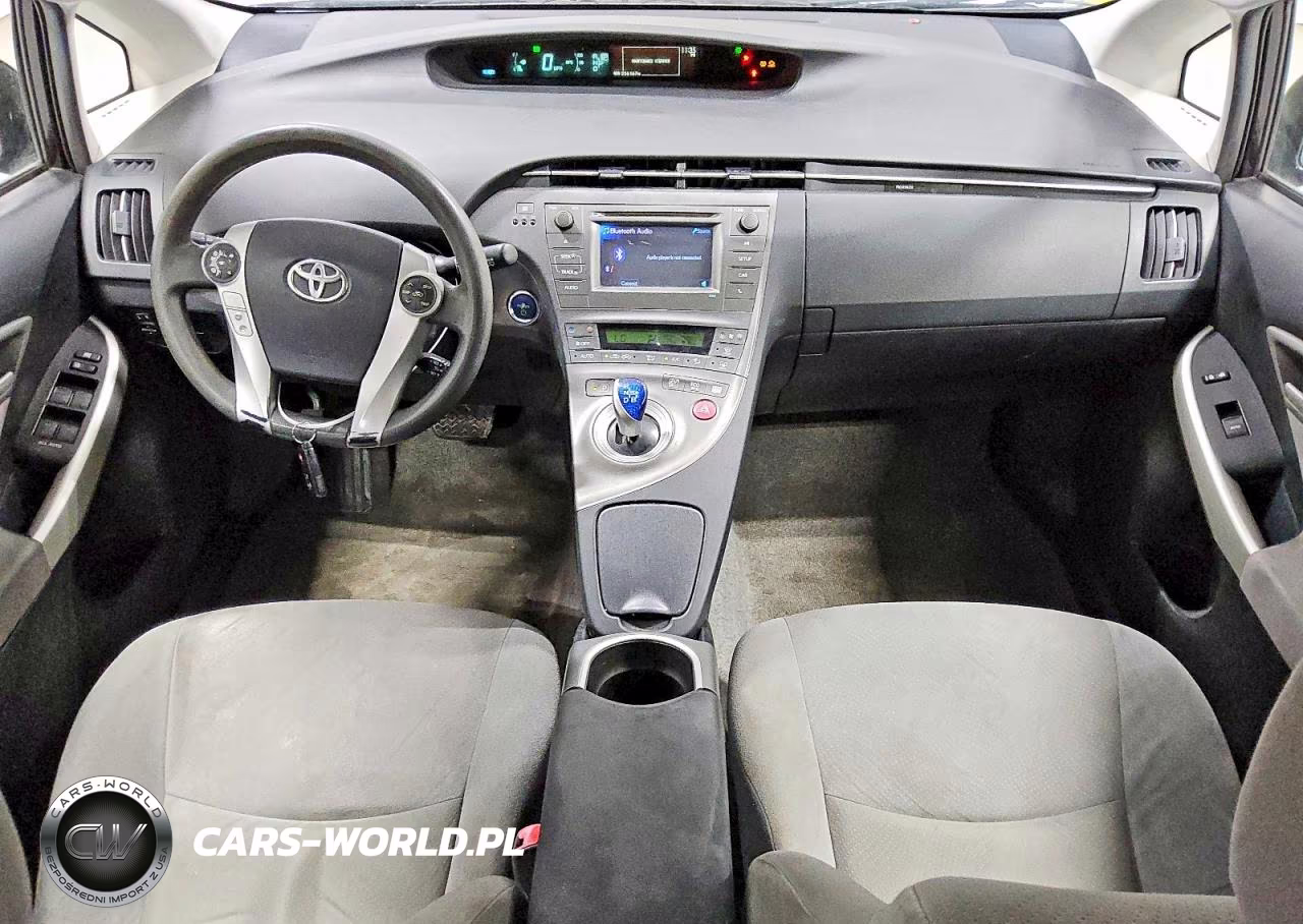 2013 Toyota Prius Two VIN:JTDKN3DU6D5590948 - 8