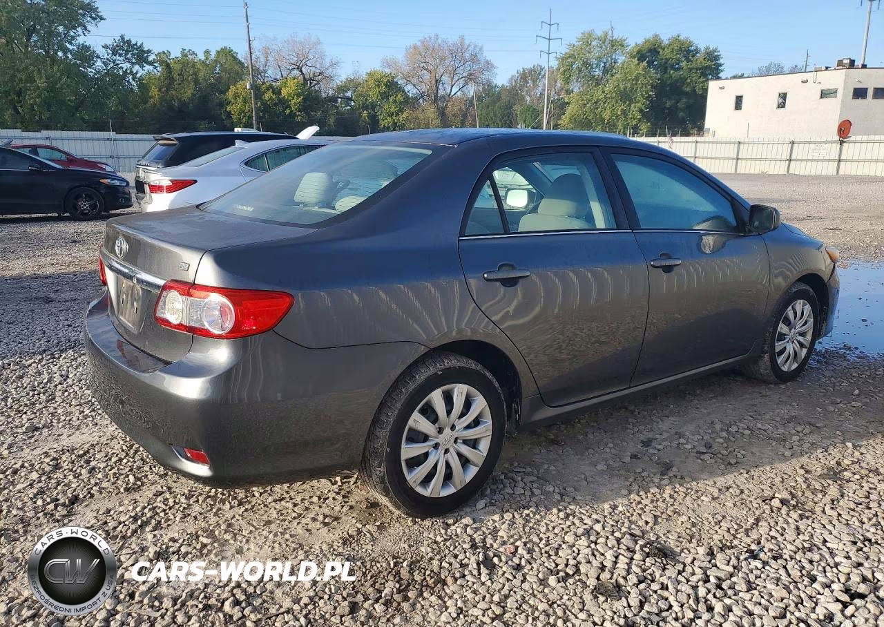 2013 Toyota Corolla Le VIN:2T1BU4EE2DC111606 - 3