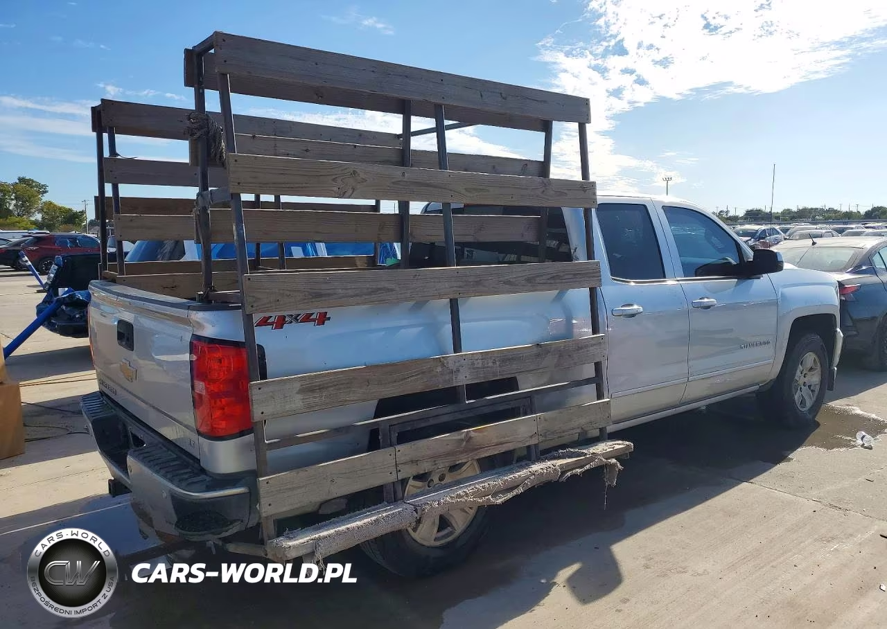 2018 Chevrolet Silverado K1500 Lt VIN:1GCVKREH9JZ252295 - 3