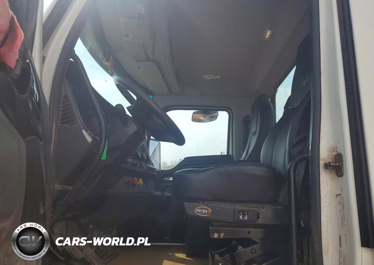 2023 Kenworth T880 Semi Truck VIN:1XKZD40XXPJ261421 - 7