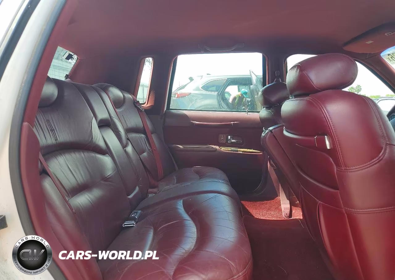 1995 Lincoln Town Car Signature VIN:1LNLM82W8SY671272 - 10