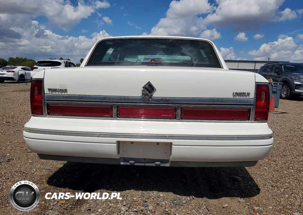 1995 Lincoln Town Car Signature VIN:1LNLM82W8SY671272 - 6