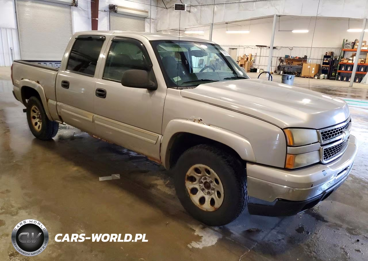 2007 Chevrolet Silverado K1500 Classic Crew Cab VIN:2GCEK13Z671109996 - 4