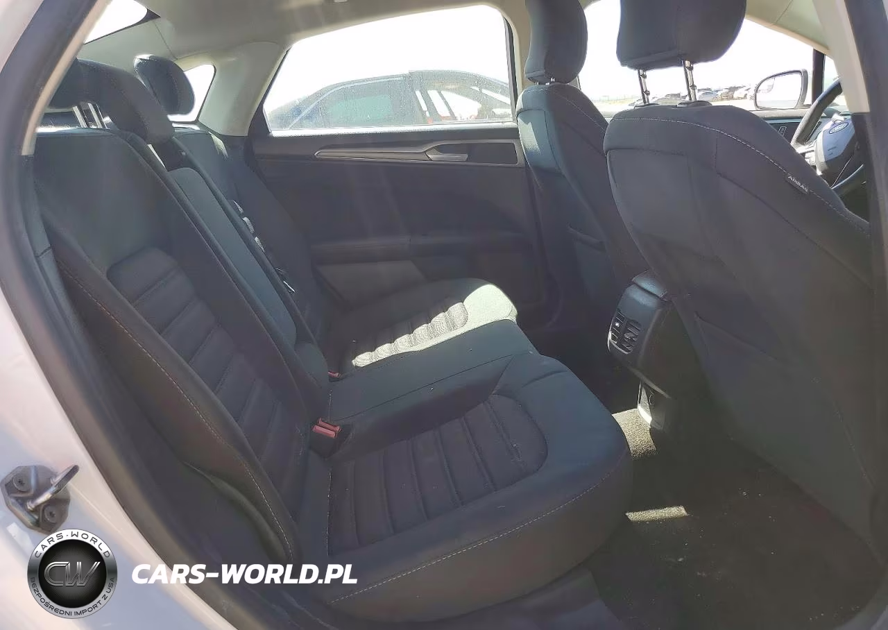 2018 Ford Fusion Se Hybrid VIN:3FA6P0LUXJR116317 - 10