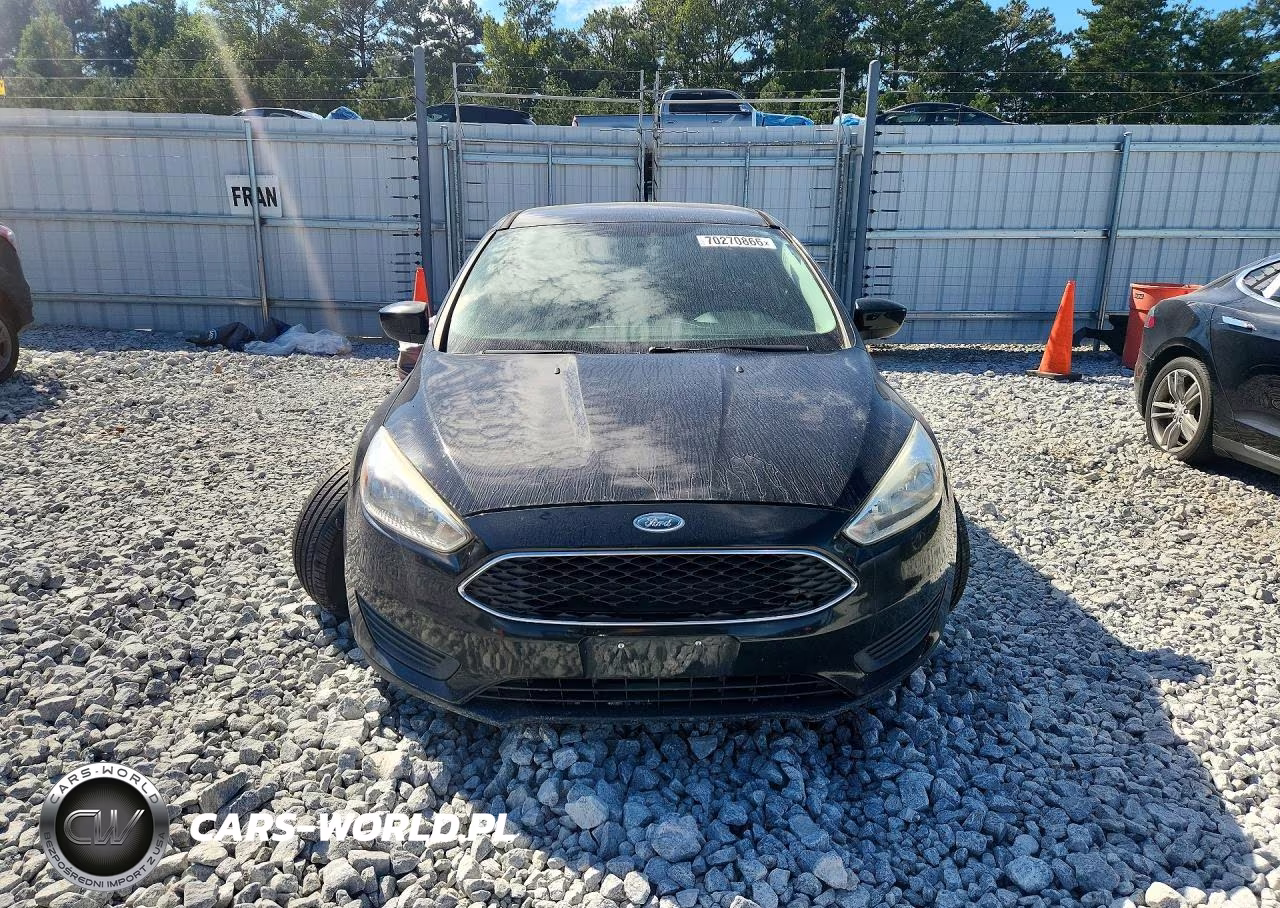 2018 Ford Focus Se VIN:1FADP3F24JL279983 - 5