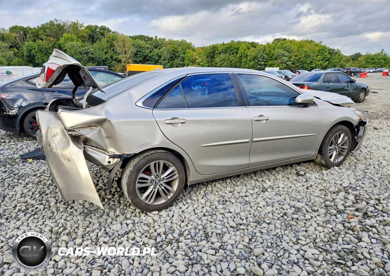 2016 Toyota Camry Se VIN:4T1BF1FK4GU227339 - 3