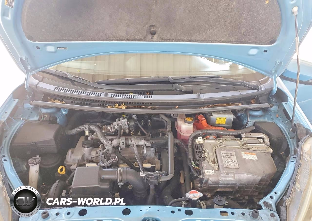 2015 Toyota Prius C Two VIN:JTDKDTB39F1110490 - 11