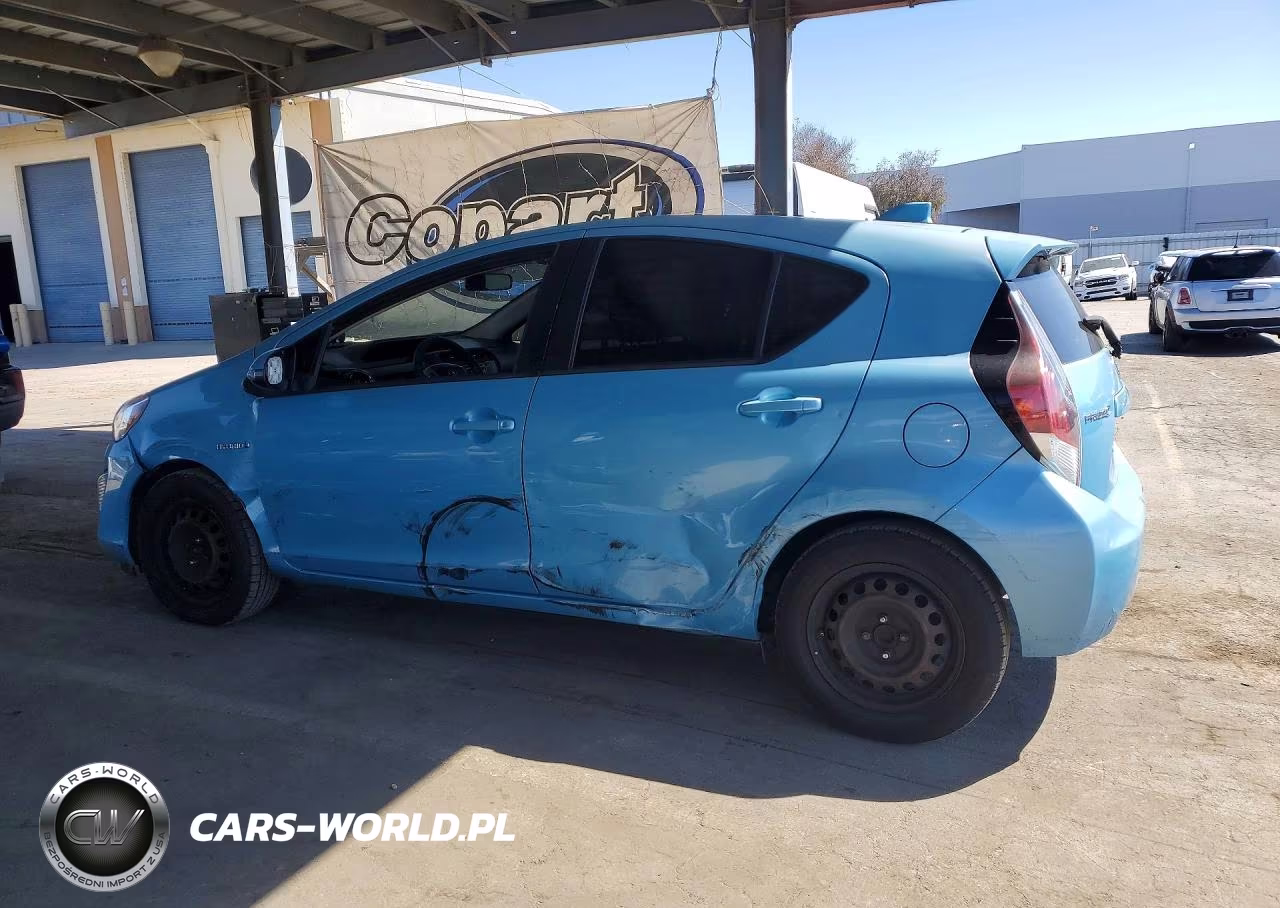 2015 Toyota Prius C Two VIN:JTDKDTB39F1110490 - 2