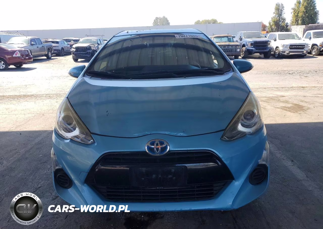 2015 Toyota Prius C Two VIN:JTDKDTB39F1110490 - 5