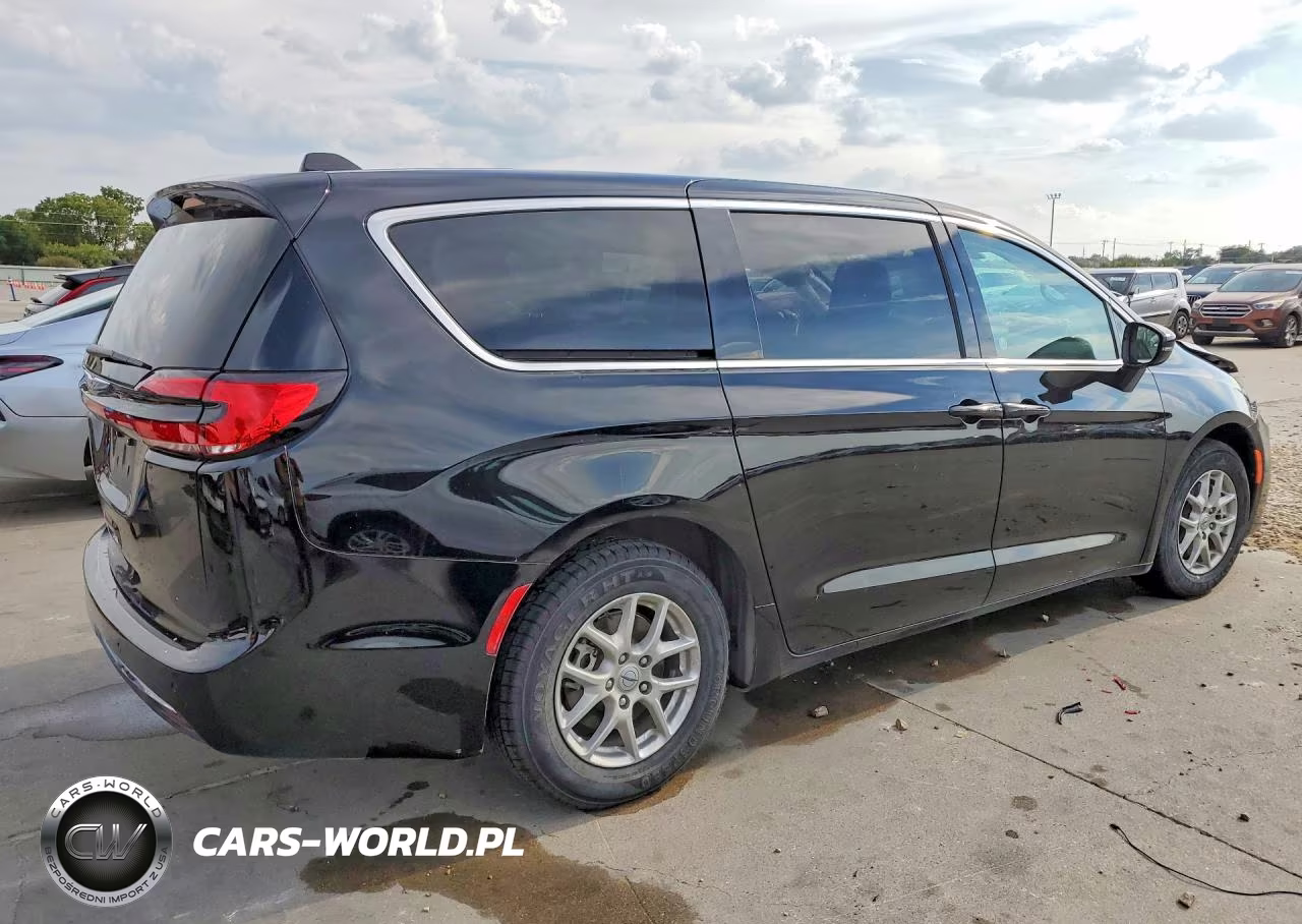 2024 Chrysler Pacifica Touring L VIN:2C4RC1BGXRR128344 - 3