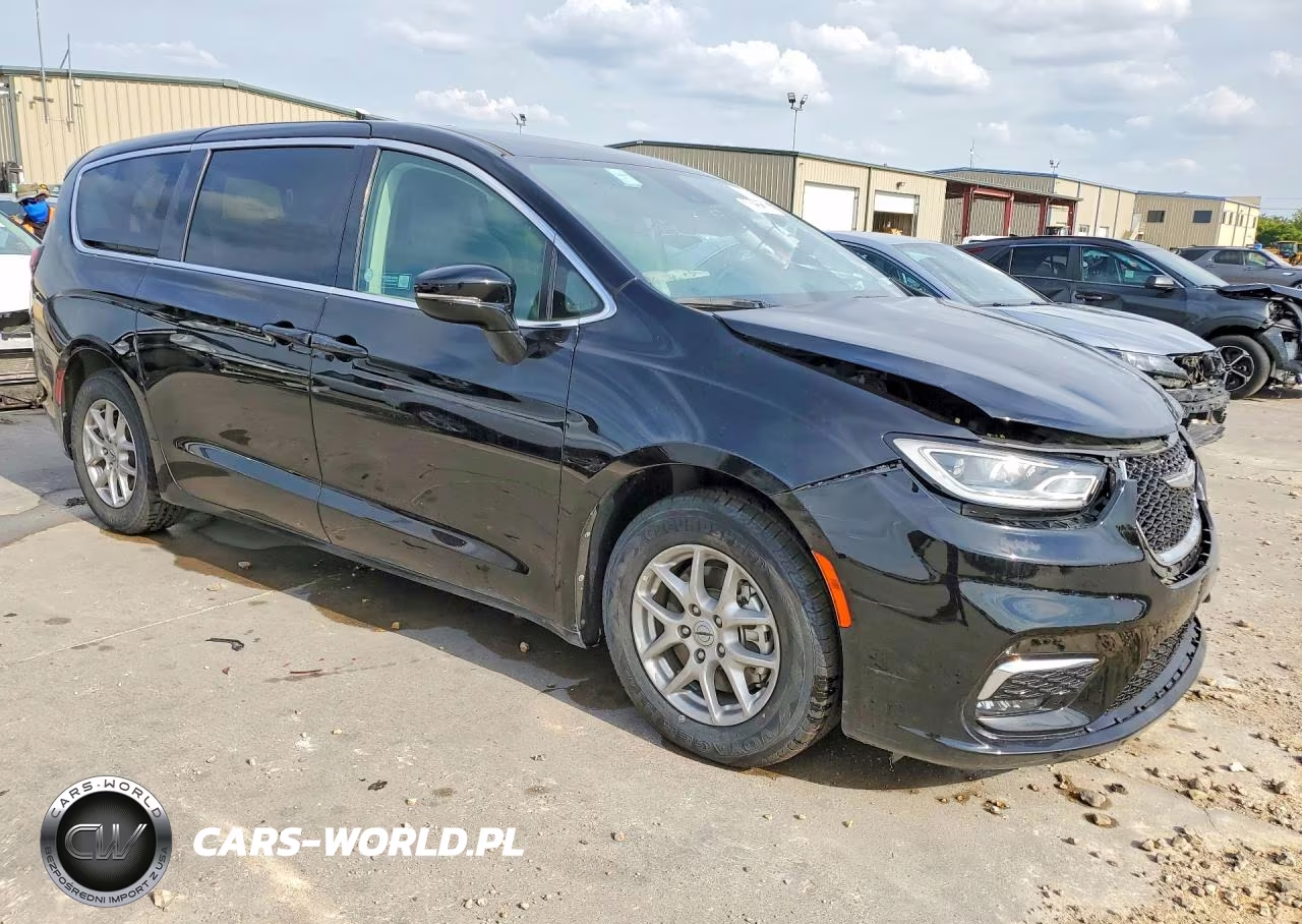 2024 Chrysler Pacifica Touring L VIN:2C4RC1BGXRR128344 - 4