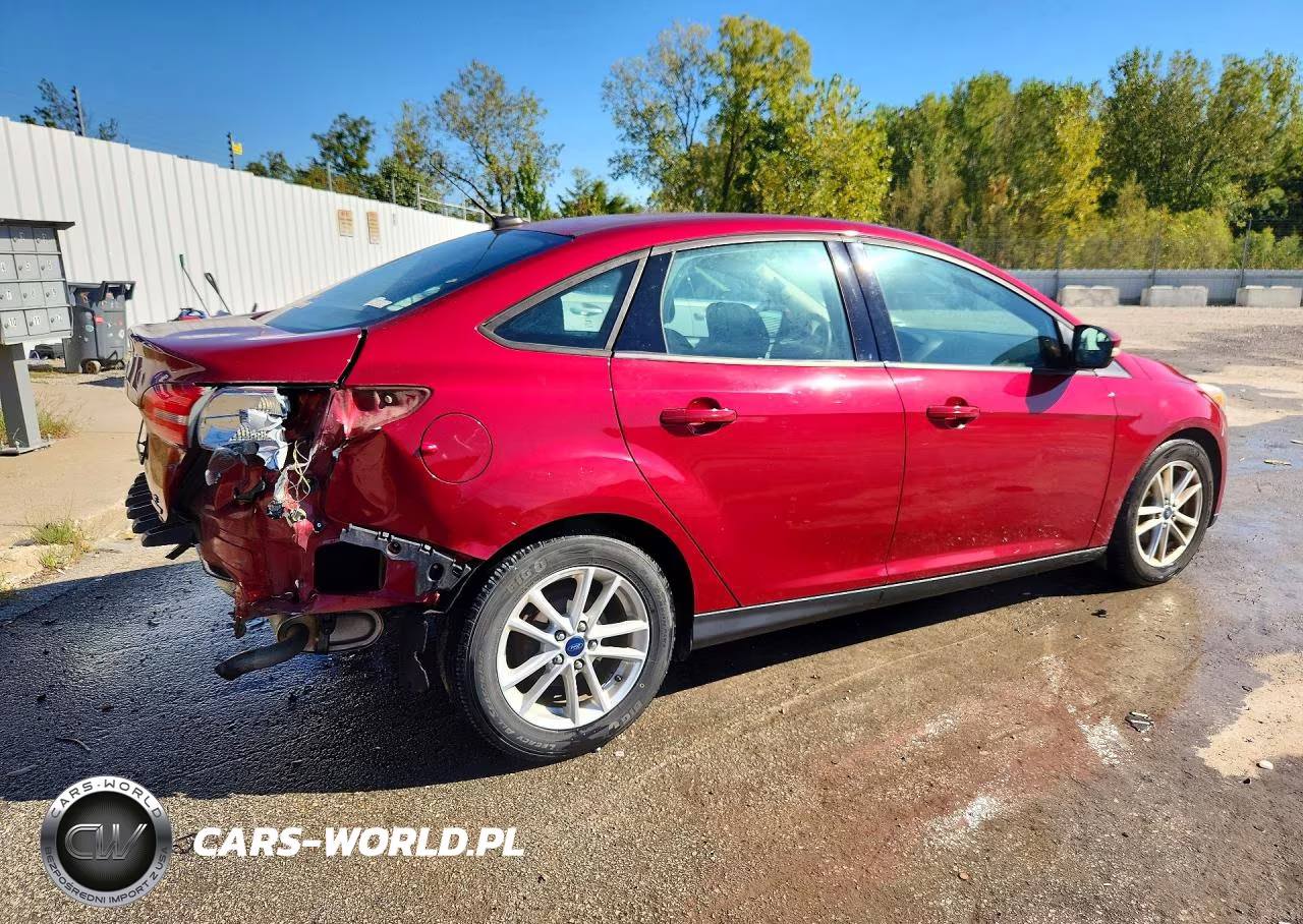 2016 Ford Focus Se VIN:1FADP3F28GL358761 - 3