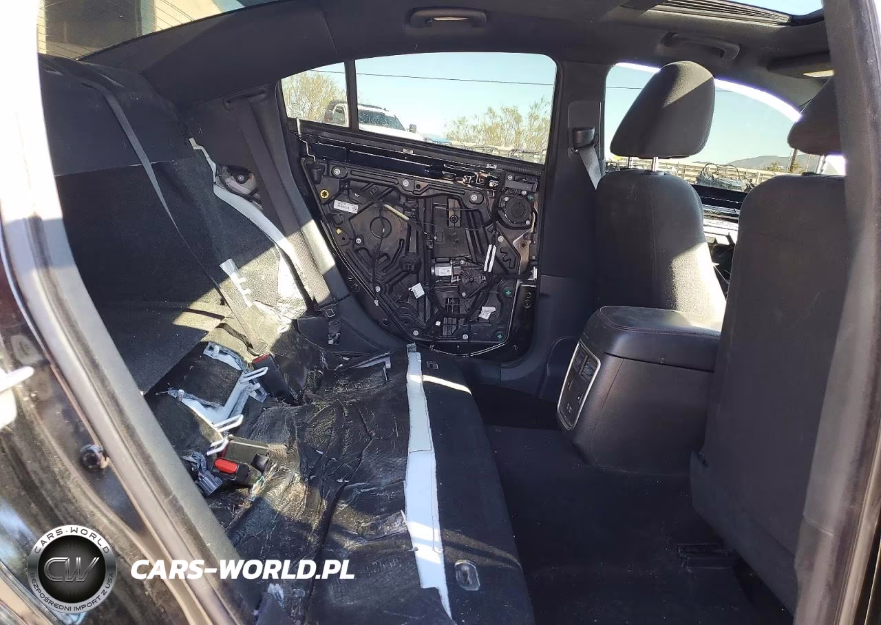 2019 Dodge Charger Scat Pack VIN:2C3CDXGJ9KH592347 - 10