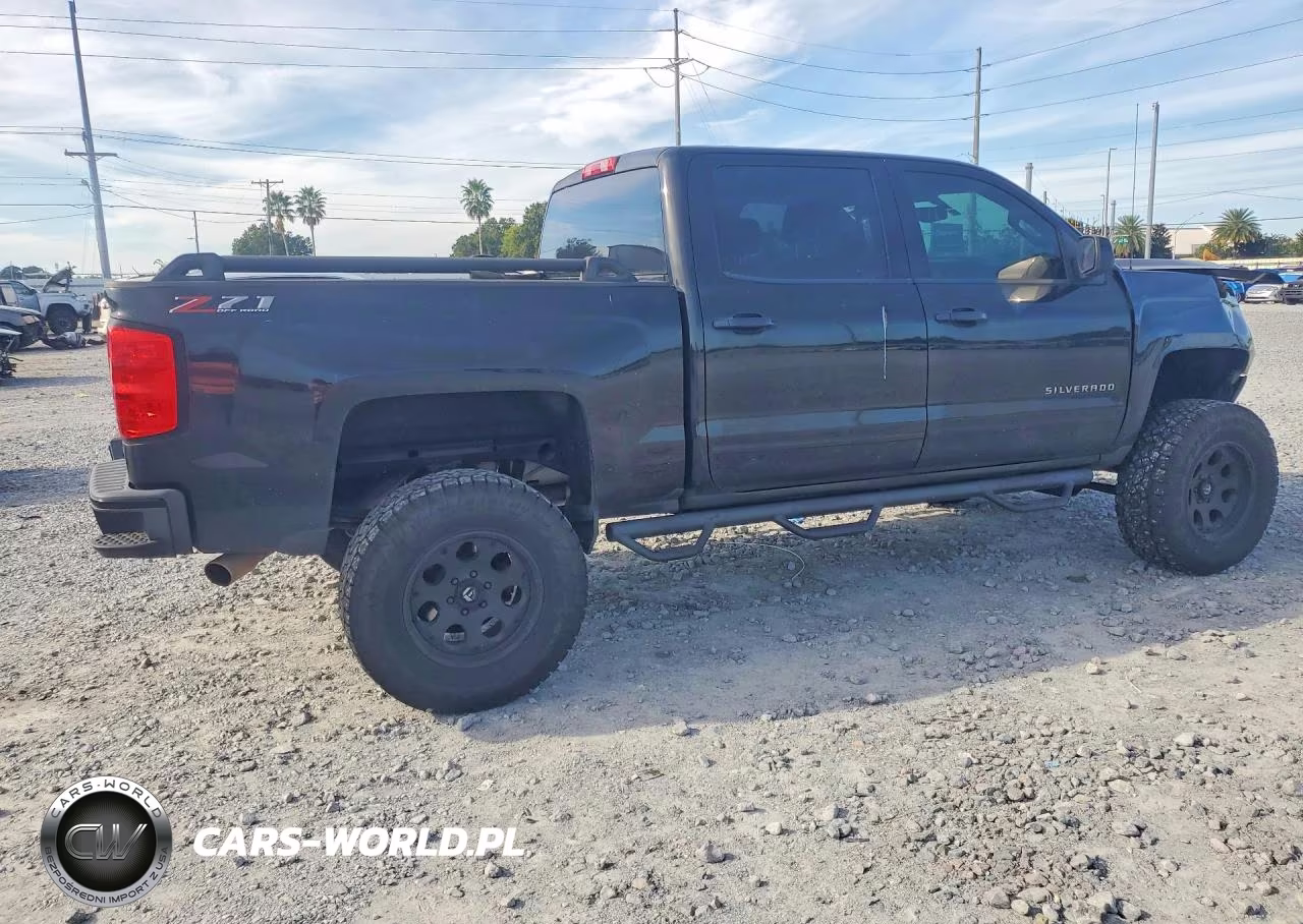2018 Chevrolet Silverado K1500 Lt VIN:3GCUKREC4JG479149 - 3