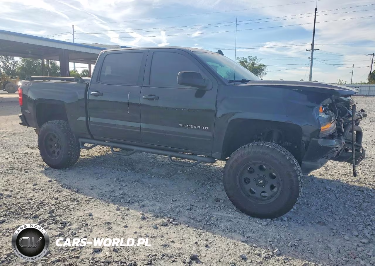 2018 Chevrolet Silverado K1500 Lt VIN:3GCUKREC4JG479149 - 4